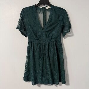 Bella Ella Boutique Hunter Green Floral Lace V-Neck Mini Dress Cocktail Medium